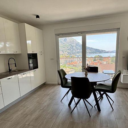 Apartments Elin Omis Exterior photo
